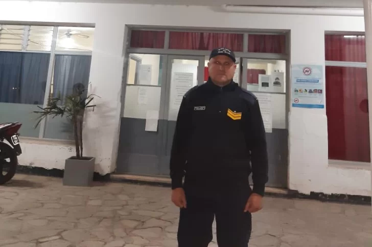 Policía pudo rescatar a una mujer que se había arrojado a un canal