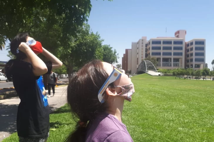 Los Valdéz, en familia; las Cáceres, no se perdieron detalle y los Gallardo, en la Plaza 25