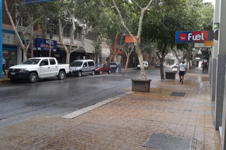Cayó granizo en seco en el Gran San Juan y luego llegó la lluvia