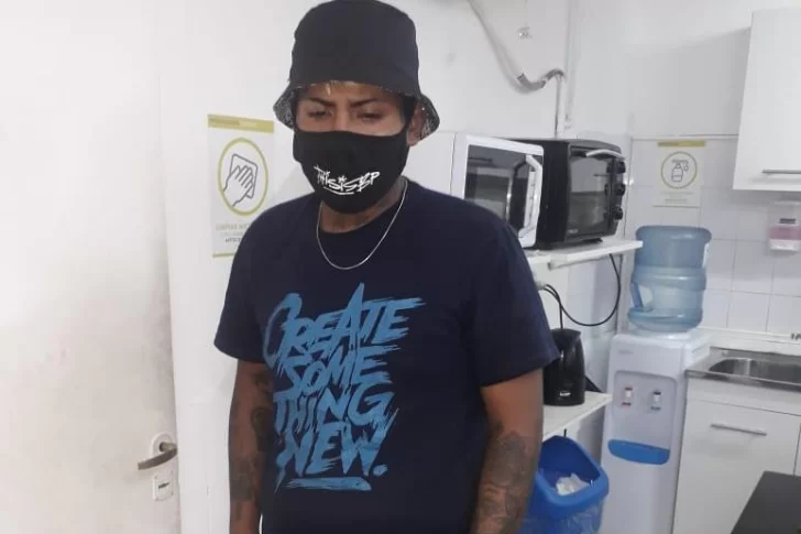 Salía de Falabella con algo que no era suyo y terminó entre rejas