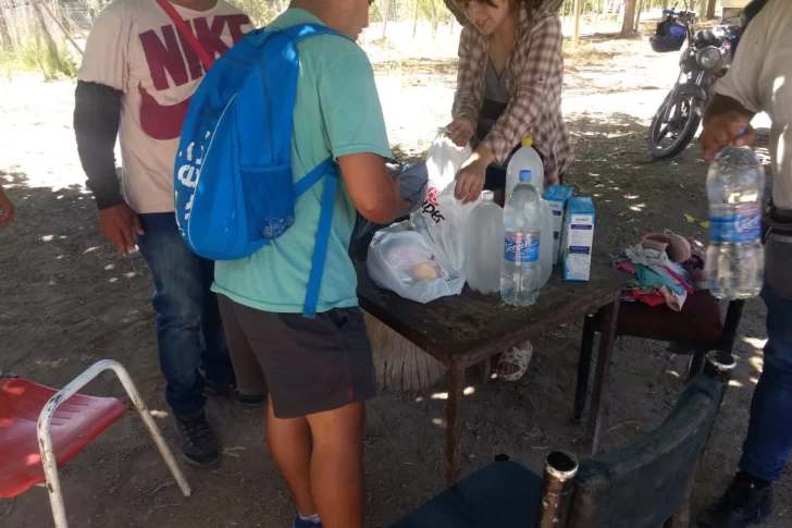 Trabajadores de delivery asistieron con alimentos a pocitanos que sufrieron el terremoto