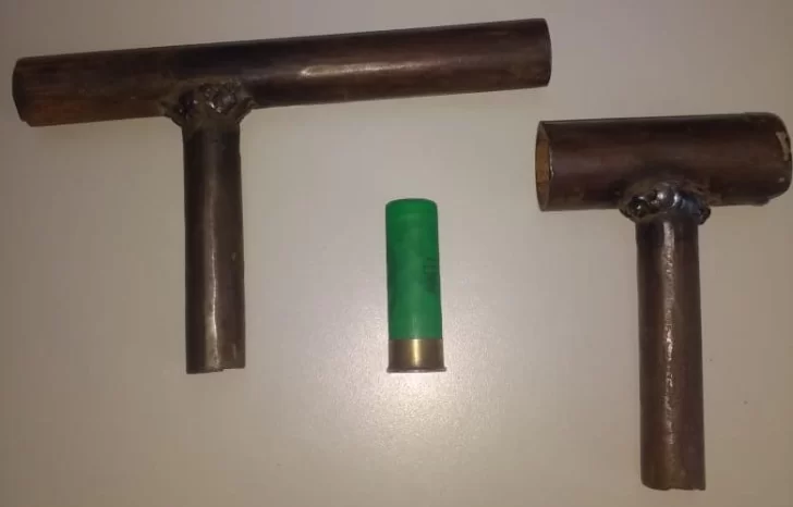 Detuvieron a un sujeto de 18 años y a un menor tras asaltar a un hombre con una tumbera Detuvieron a un sujeto de 18 años y a un menor tras asaltar a un hombre con una tumbera