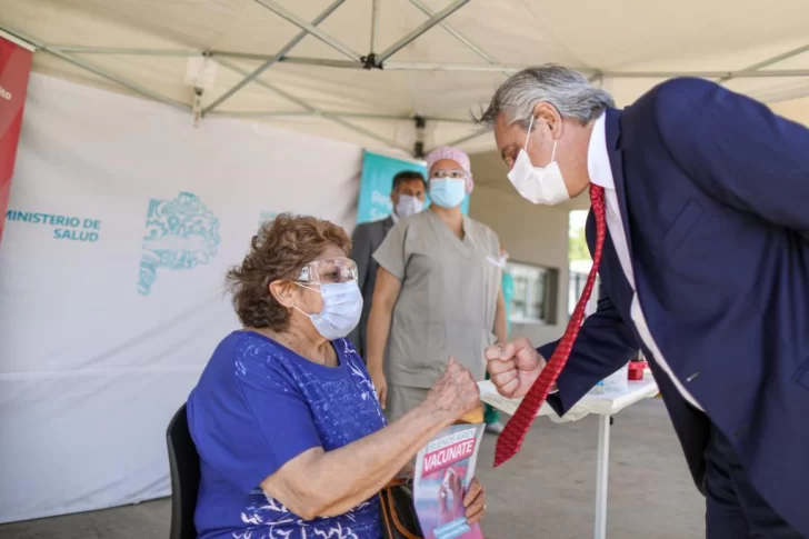 Fernández retomó la polémica del vacunatorio VIP y lanzó dardos a la oposición