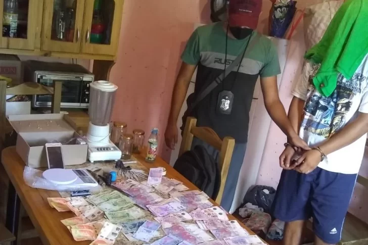 Fueron a esclarecer un robo y secuestraron hasta un auto, dinero y marihuana