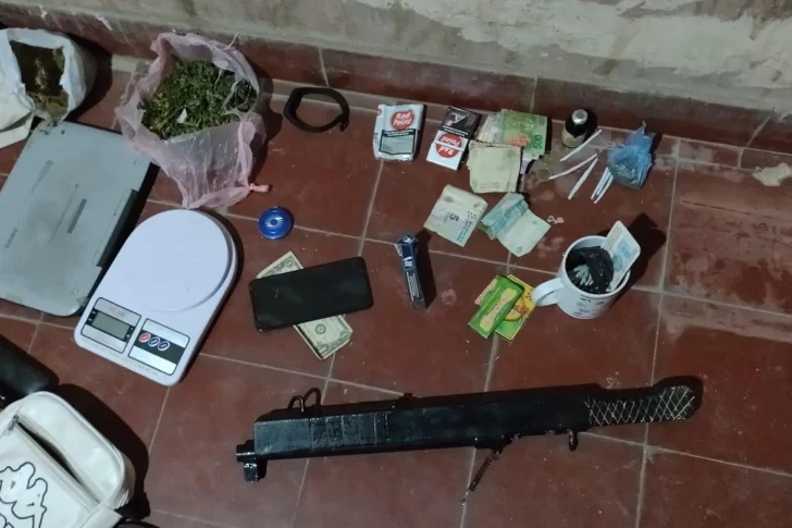 Detuvieron a 3 sujetos y secuestraron desde un arma casera y municiones hasta marihuana