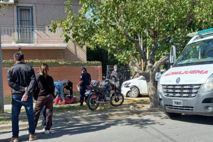 Falleció uno de los dos hombres que transitaban en moto y fueron embestidos por un auto