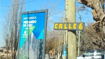 Un cartel indicador de Rawson se hizo viral por un curioso error Un cartel indicador de Rawson se hizo viral por un curioso error