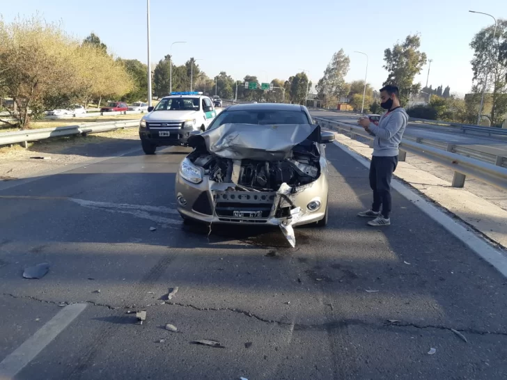 Dos choques en menos de 200 metros generaron caos en la Cirvunvalación