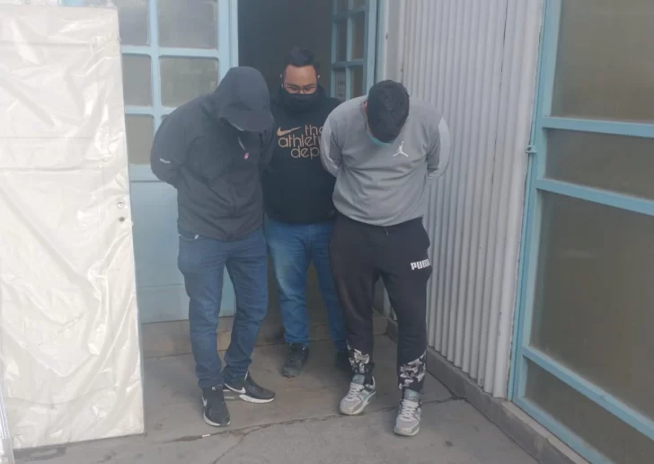 Dos peligrosos delincuentes detenidos tras 5 allanamientos Dos peligrosos delincuentes detenidos tras 5 allanamientos