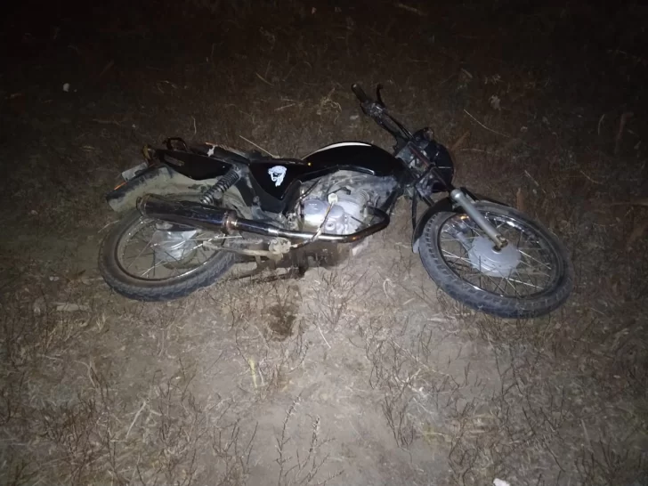 Perdió el control de su moto y falleció a orillas de la Ruta 20 Perdió el control de su moto y falleció a orillas de la Ruta 20