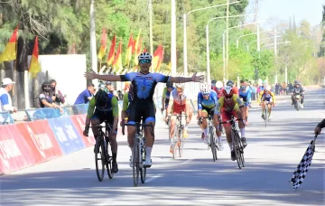 Mauricio Páez tuvo un feliz domingo y se quedó con el tercer critérium Mauricio Páez tuvo un feliz domingo y se quedó con el tercer critérium