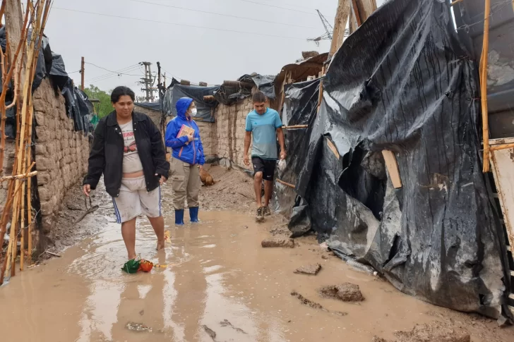 Los videos de las calles de Media Agua inundadas por las lluvias