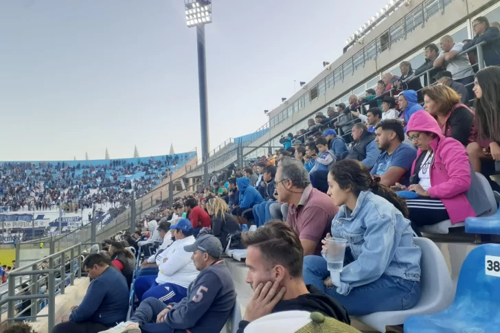 Platea colmada: el mundillo del fútbol presente en la final