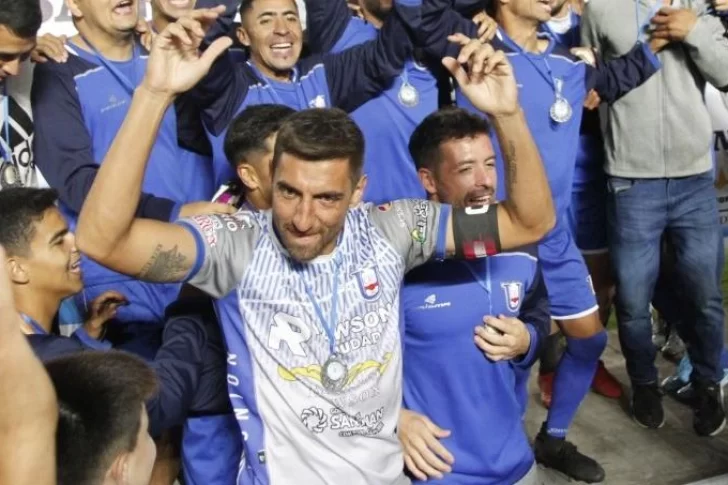 Reinoso se bancó todas: de jugar la B Local a festejar en la Copa