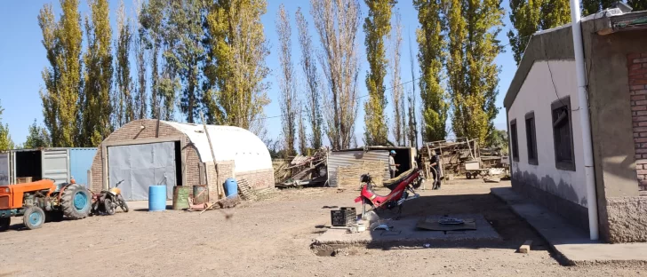 Megasecuestro de cobre, motos robadas, droga, dinero y un arma en 25 de Mayo