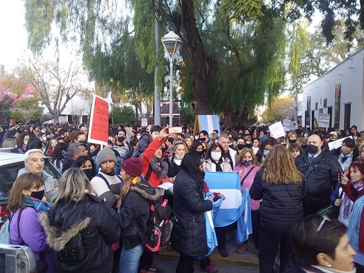 Estatales autoconvocados marcharon nuevamente por la ciudad Estatales autoconvocados marcharon nuevamente por la ciudad