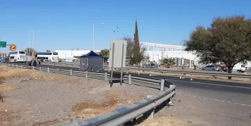 El cuerpo de la víctima quedó desmembrado y creen que lo atropelló un segundo vehículo que se fugó El cuerpo de la víctima quedó desmembrado y creen que lo atropelló un segundo vehículo que se fugó