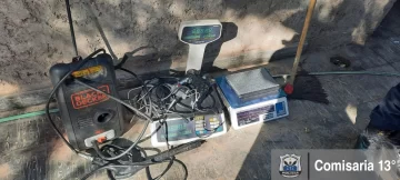 En Rawson secuestraron desde una docena de celulares hasta una máquina hormigonera En Rawson secuestraron desde una docena de celulares hasta una máquina hormigonera