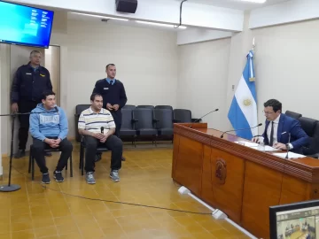 Acusan a dos ordenanzas del Centro Cívico de hurtar elementos electrónicos Acusan a dos ordenanzas del Centro Cívico de hurtar elementos electrónicos