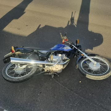 Perdió el control de su moto, chocó contra un muro divisorio de la Ruta 40 y murió en el acto Perdió el control de su moto, chocó contra un muro divisorio de la Ruta 40 y murió en el acto
