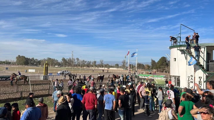 El puntano Croupier ganó cómodamente el Clásico Domingo Faustino Sarmiento