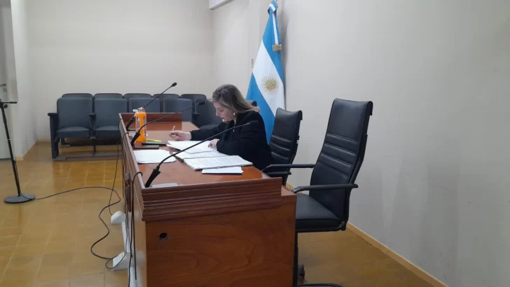 Médico acusado de abuso: la jueza se opuso al polémico pedido de la reconstrucción del hecho