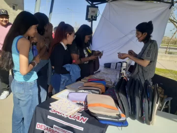 La feria de emprendedores, entre stickers y dulces