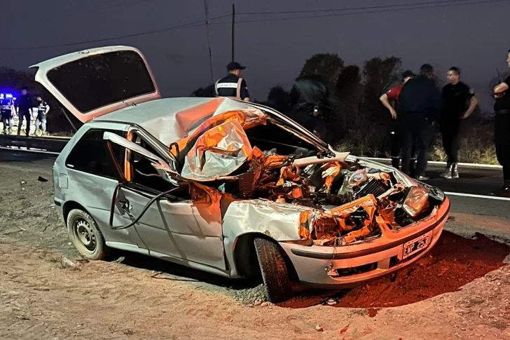 Murió uno de los hombres heridos en el terrible choque de Ruta 20 entre un auto y un colectivo