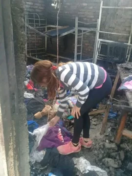 Una familia pocitana, en ruinas al incendiarse su precaria vivienda por un cortocircuito