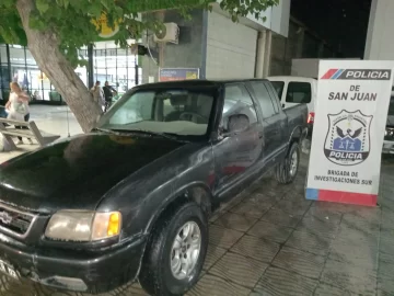 Encuentran en Rawson una camioneta robada en Mendoza