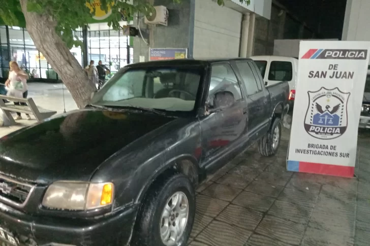 Encuentran en Rawson una camioneta robada en Mendoza