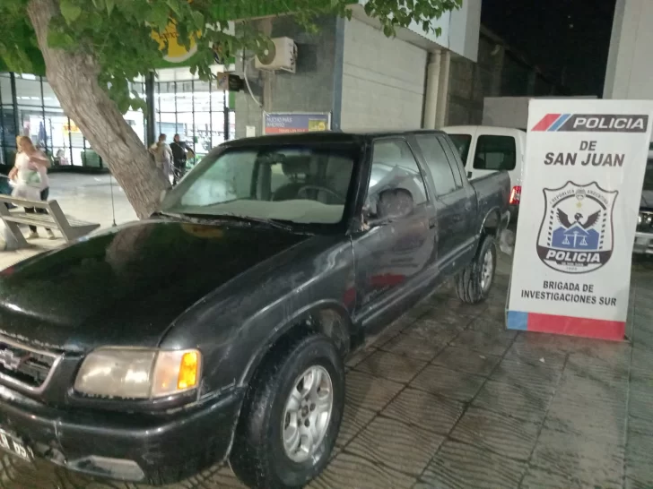 Encuentran en Rawson una camioneta robada en Mendoza
