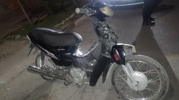 Una mujer entregó a la Policía la moto que su hijo había robado de una escuela