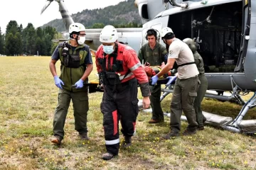 Dos escaladores murieron en el ascenso al Volcán Lanín y otros dos resultaron heridos Dos escaladores murieron en el ascenso al Volcán Lanín y otros dos resultaron heridos