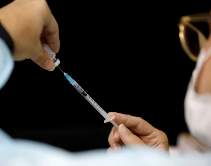 Analizan vacunar a chicos de entre 3 y 11 años antes de fin de año Analizan vacunar a chicos de entre 3 y 11 años antes de fin de año