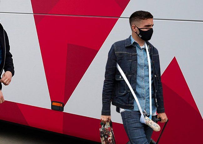 El yeso en el pene del jugador del Ajax que es furor en las redes sociales El yeso en el pene del jugador del Ajax que es furor en las redes sociales