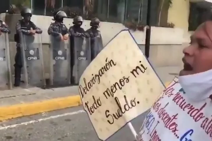 El grito de una docente: “No es posible que me levante y no tenga que darle a mis hijos”