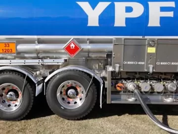 Este martes, YPF sube los precios de la nafta y el gasoil hasta un 7% Este martes, YPF sube los precios de la nafta y el gasoil hasta un 7%
