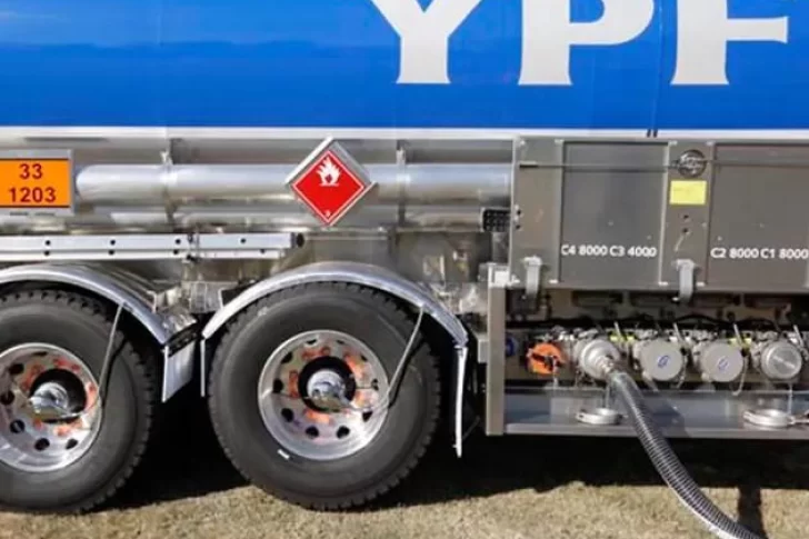 Este martes, YPF sube los precios de la nafta y el gasoil hasta un 7%
