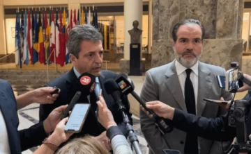 Massa anunció en Washington un apoyo financiero del BID de USD 3.000 millones Massa anunció en Washington un apoyo financiero del BID de USD 3.000 millones