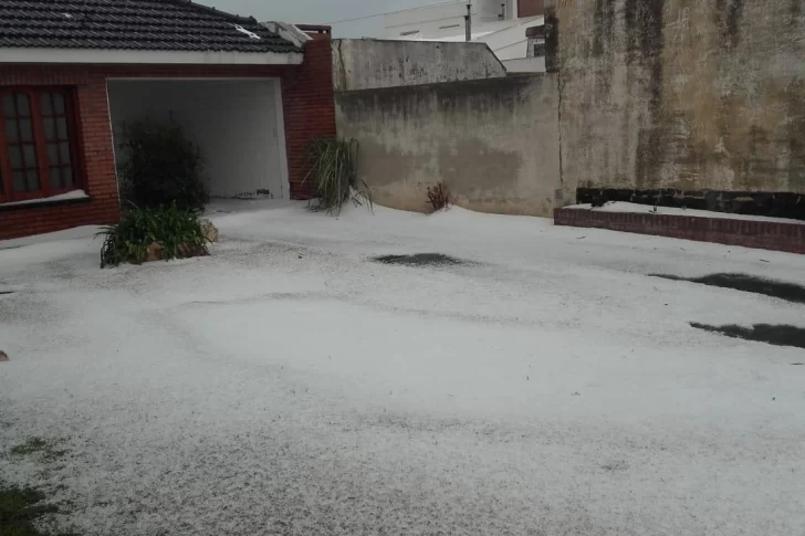 Hasta 30 centímetros de granizo en el sur de Córdoba