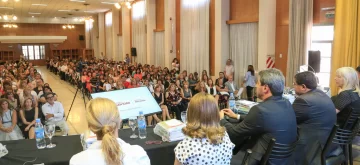 Luego de casi 12 años, Educación titularizó a 557 docentes en sus cargos Luego de casi 12 años, Educación titularizó a 557 docentes en sus cargos