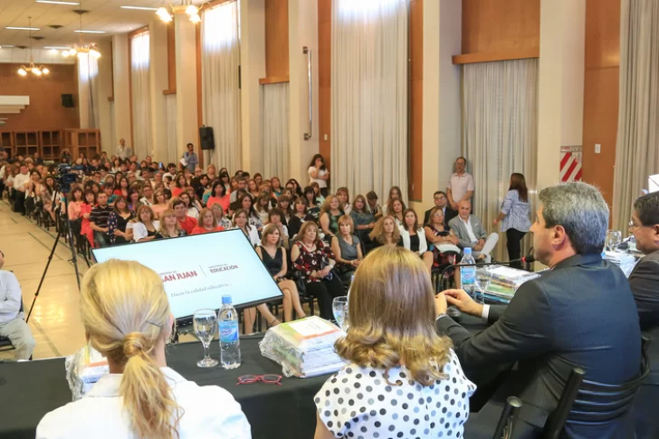 Luego de casi 12 años, Educación titularizó a 557 docentes en sus cargos