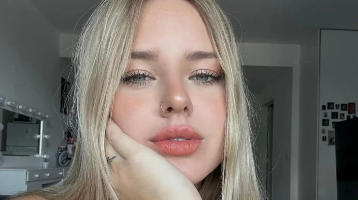 Coti Romero le copia a María Pedraza con una colaless extrema