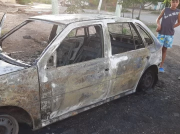 Se le quemó el vehículo Se le quemó el vehículo