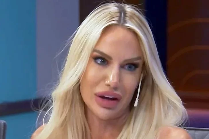 Luciana Salazar y un vestido que dejó ver sus curvas