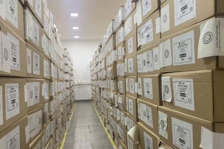 Comenzó el escrutinio definitivo del balotaje en todo el país