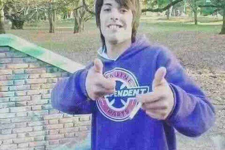 Perpetua para tres policías por torturar hasta la muerte a un joven con muletas