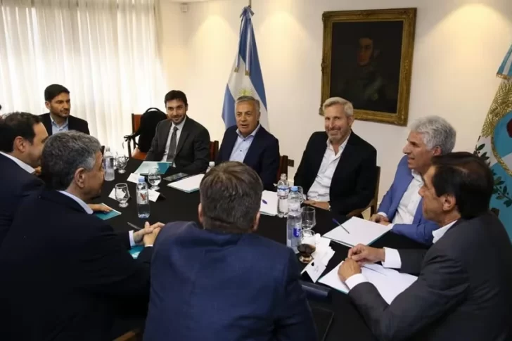Orrego y gobernadores electos de JxC se reunieron para analizar el panorama político