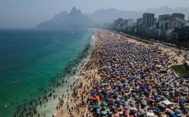 Ola de calor en Brasil con sensación térmica de 58,5 grados en Río de Janeiro Ola de calor en Brasil con sensación térmica de 58,5 grados en Río de Janeiro